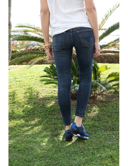Kate Skinny Howell