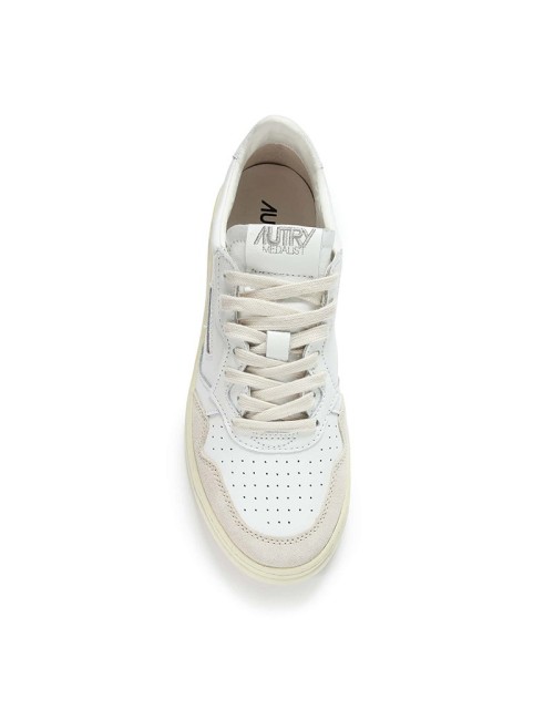 Baskets 01 Low Suede White