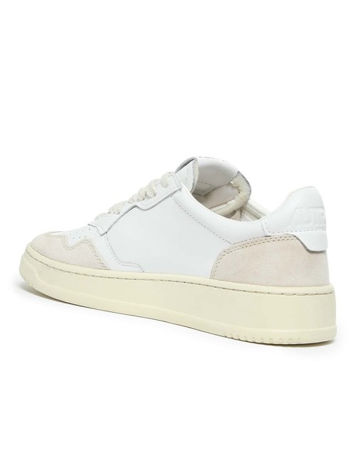 Baskets 01 Low Suede White