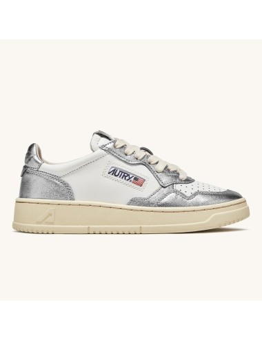 Medalist Low Leat White Silver