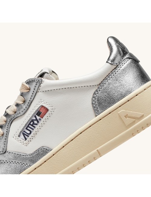 Medalist Low Leat White Silver