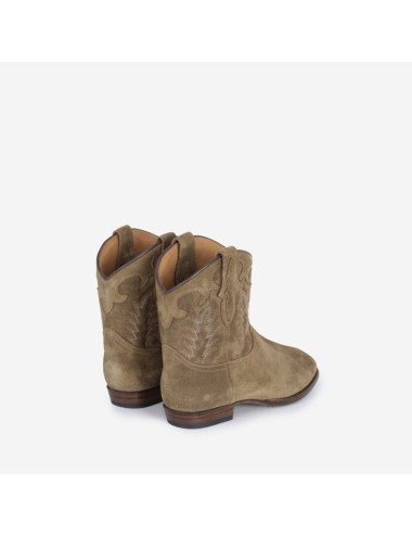 Early Midnight Suede Chestnut