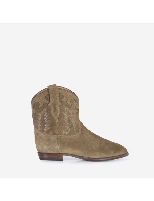 Early Midnight Suede Chestnut