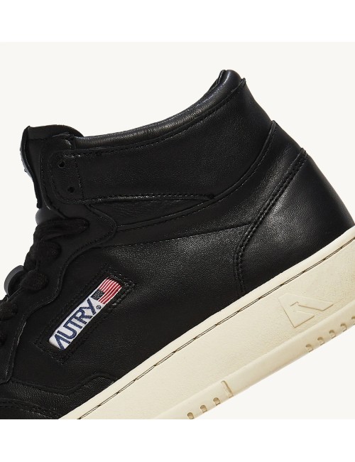 01 Mid Goat Black