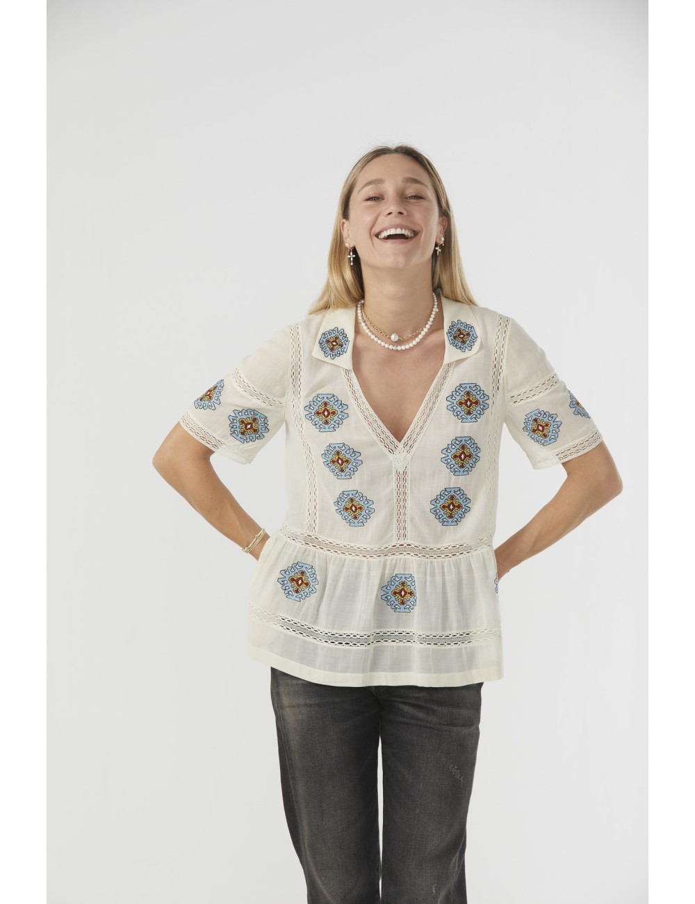 THE SANTA FEE Top w/ folklore embroidery