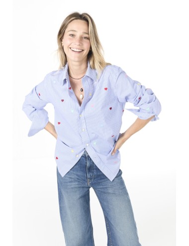 Chemise brodée de cœurs