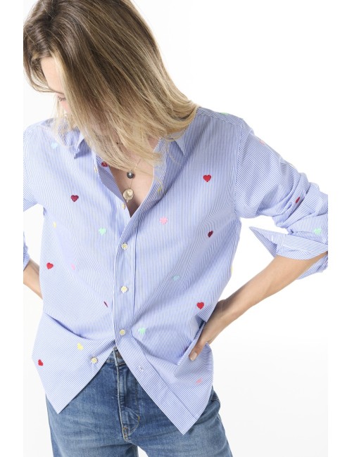 Chemise brodée de cœurs