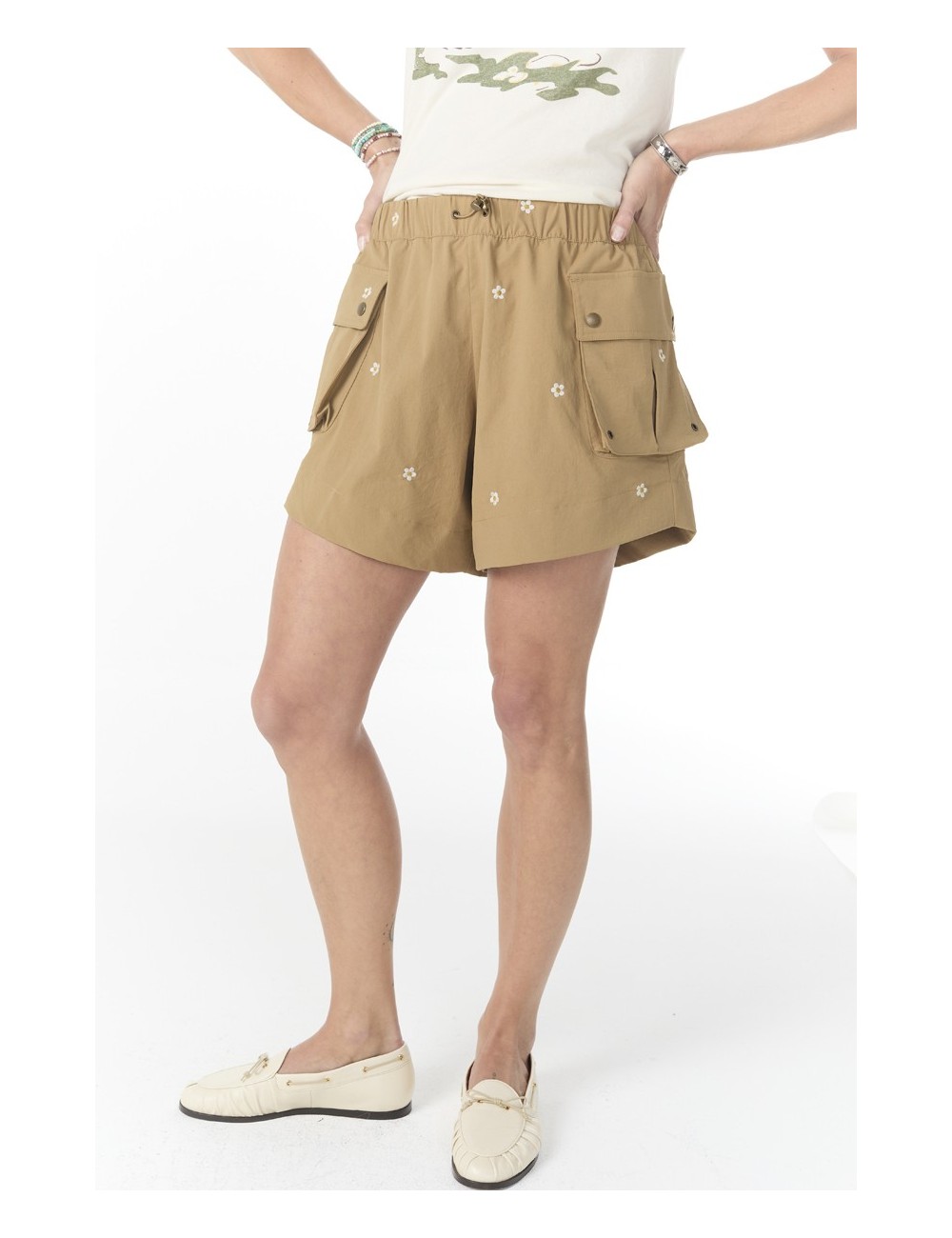 Short Embroidered CARGO - Khaki With Cream Daisies