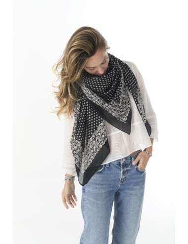 THE BIG BANDANA - Almost Black