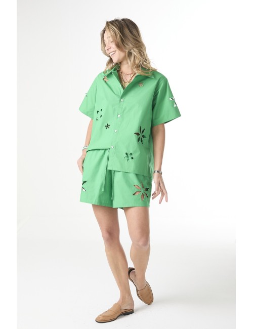 Short à FLEURS découpées