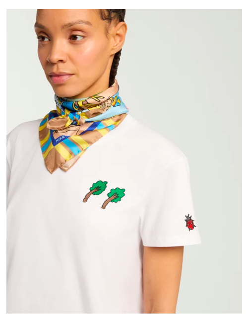 DETACHABLE SCARF TEE WITH EMBROIDERY