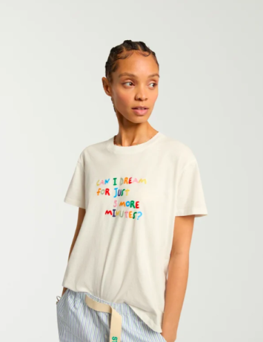 CAN I DREAM EMBROIDERED TEE W/BEAD